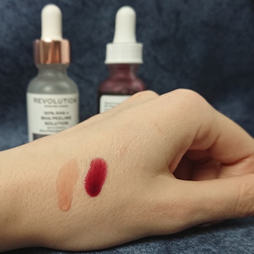 test porovnanie chemických peelingov Ordinary a Revolution Skincare