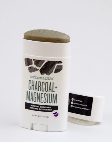 Prírodný tuhý deodorant Schmidt´s Charcoal + Magnezium - recenzia, skúsenosti
