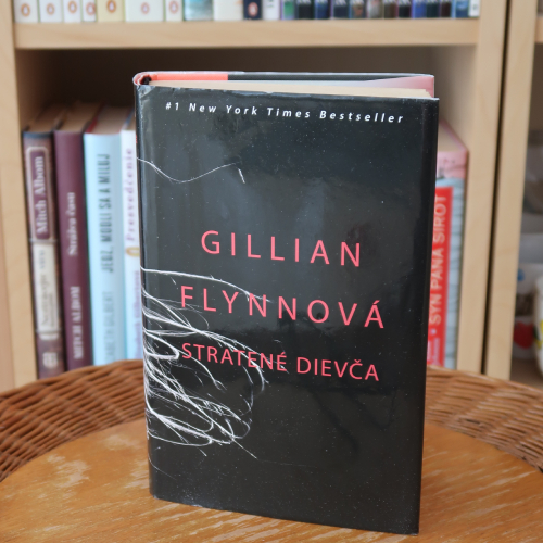 Recenzia na knihu - Stratené dievča, Gillian Flynnová