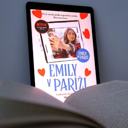 Emily v Paríži kniha