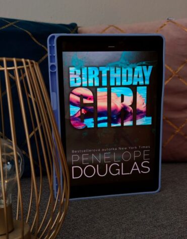 Penelope Douglas, Birthday girl - recenzia
